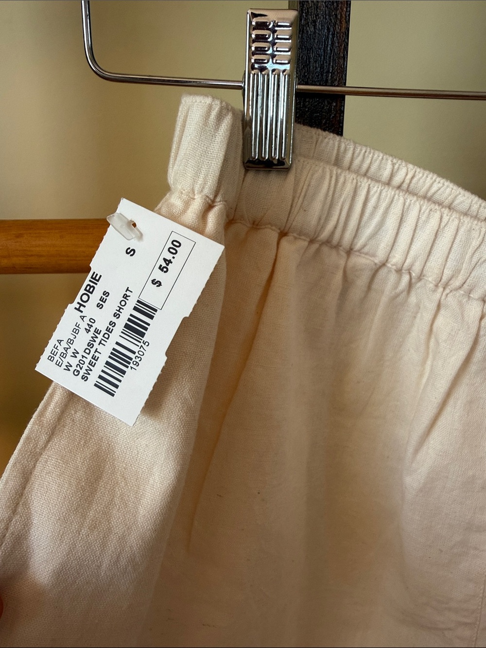 Light Cream Ruffle-Hem Women's linen cotton Blend Shorts - Picture 3 of 6